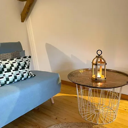 La Maison Plutot Gris-bleu Appartement Estréelles