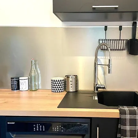 La Maison Plutot Gris-bleu *