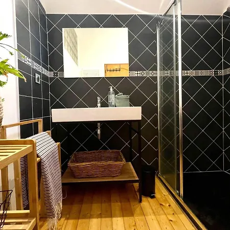 La Maison Plutot Gris-bleu Appartement