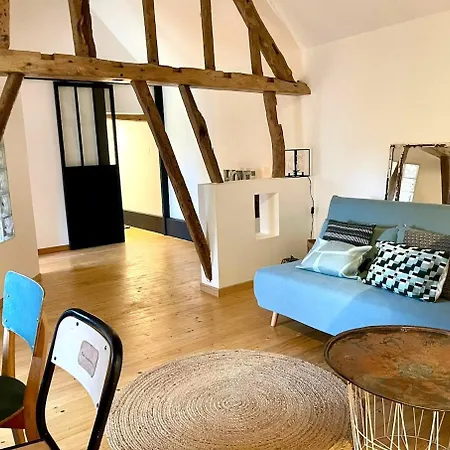 La Maison Plutot Gris-bleu Estréelles